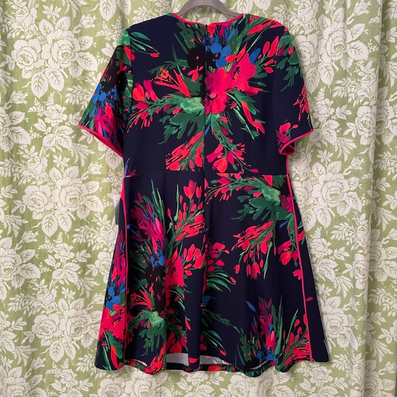 NWT Vince Camuto Floral Print Dress - Picture 6 of 8